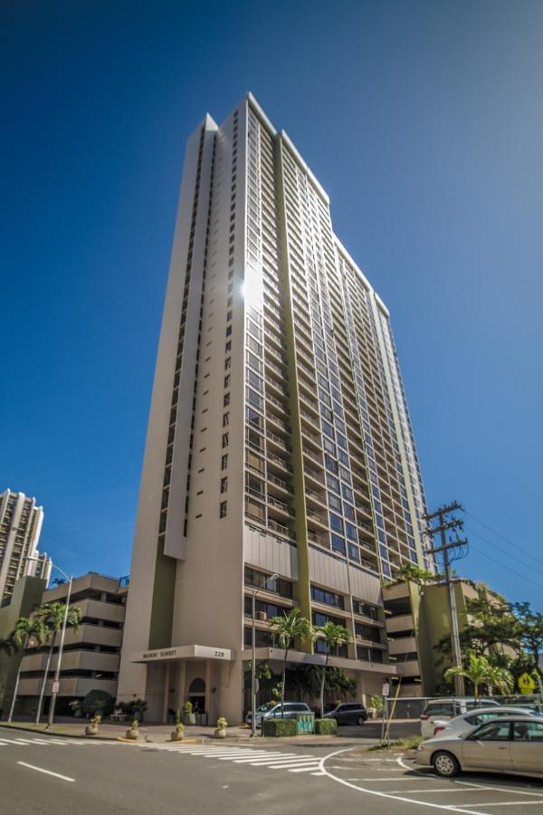 شقة Beautiful Mountain View In Waikiki Sunset With Parking هونولولو المظهر الخارجي الصورة